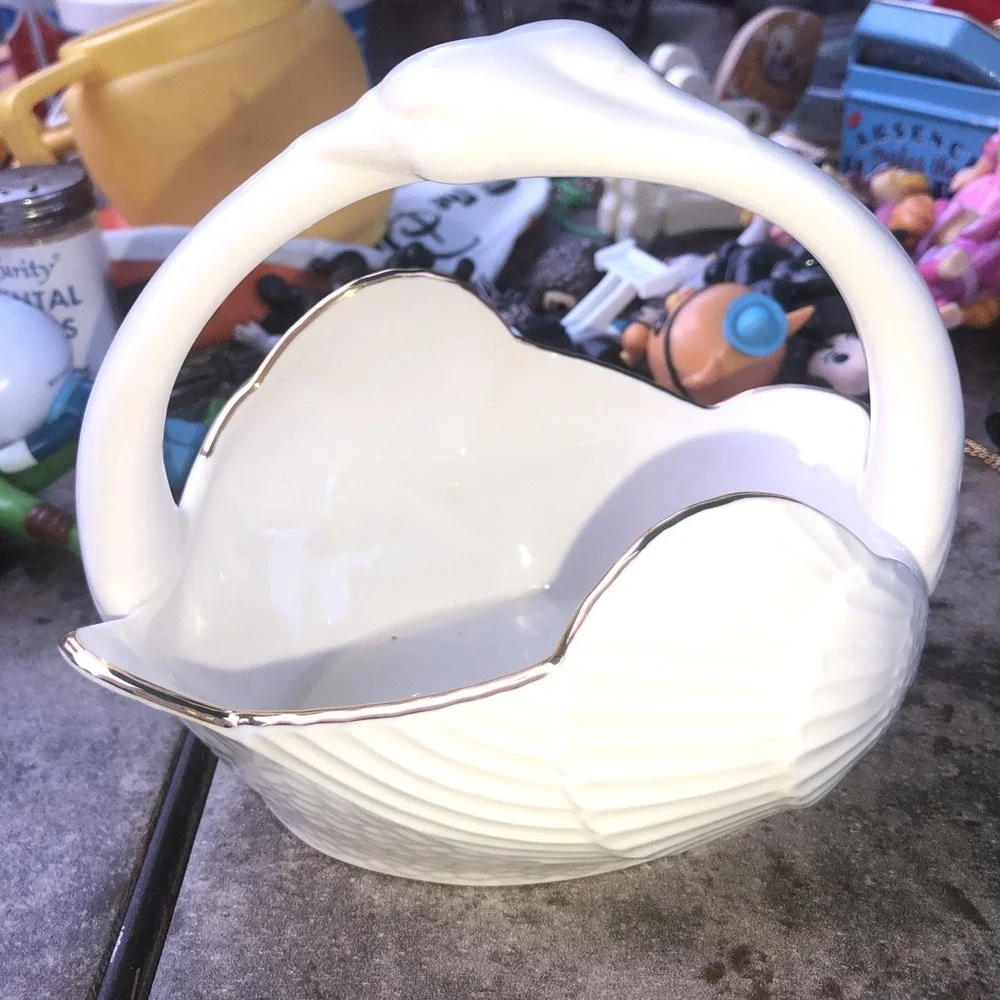 Lenox Porcelain Swan Basket Ivory Dish  6 X 4.5